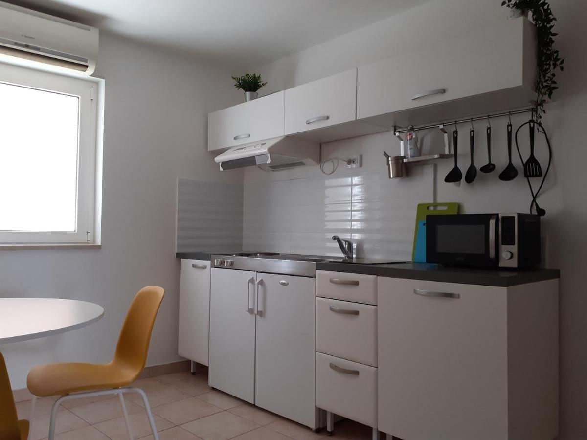 Apartment Zlata Rab Town Kültér fotó