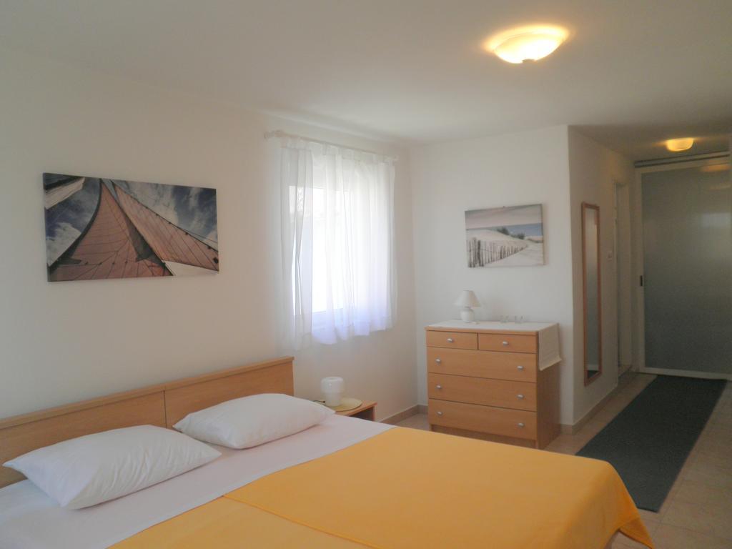 Apartment Zlata Rab Town Kültér fotó